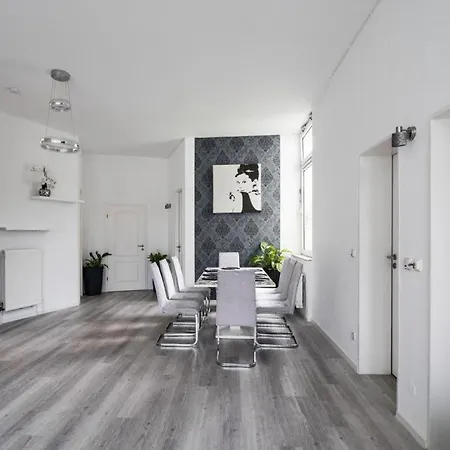 Gemuetliche Ferienhaushaelfte Im Herzen شقة