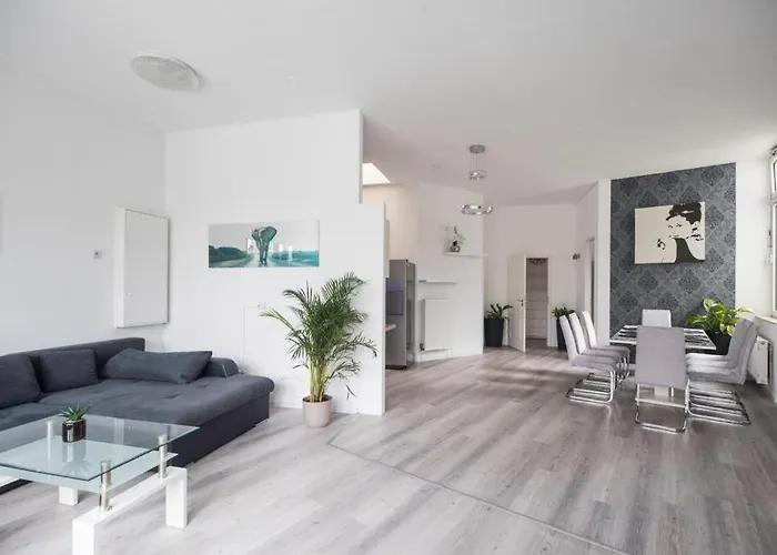 Gemuetliche Ferienhaushaelfte Im Herzen マインツ